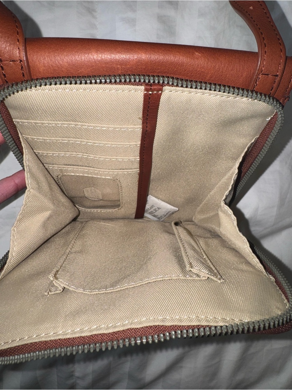 American Leather Co Kansas Crossbody in Brandy Smooth NWT - Picture 6 of 11